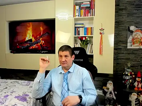 SpartacusDaddy48 online show from February 12, 10:49 pm