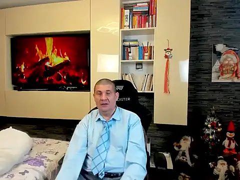 SpartacusDaddy48 online show from February 22, 5:03 pm