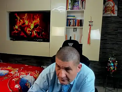 SpartacusDaddy48 online show from January 10, 7:28 pm