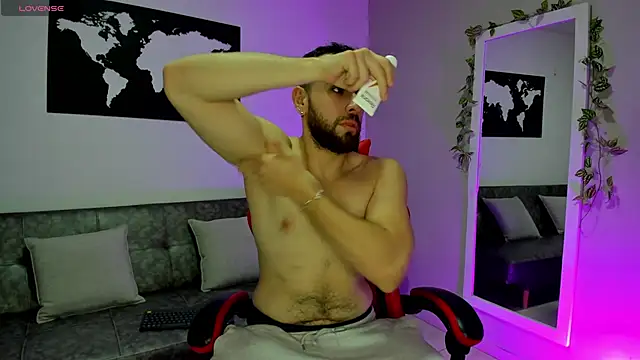 Maximo Wolff online show from December 22, 7:44 pm