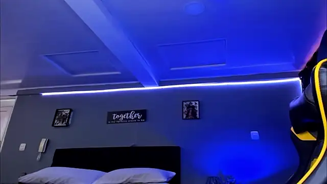 alexgiraldo   online show from October 10, 1:27 pm