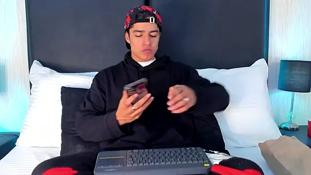 Snapshot of JacobBikerr chatting on September 12, 12:16 pm JacobBikerr online show from September 12, 12:16 pm