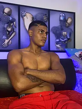 Nick Jackson  online show from April 18, 4:25 am