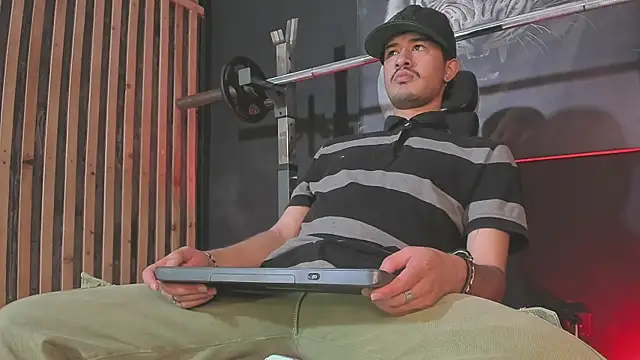 DimitriDeluxe online show from December 16, 8:05 pm