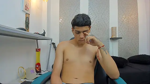 Snapshot of kinky_spice69 chatting on September 11, 7:24 pm kinky spice69 online show from September 11, 7:24 pm