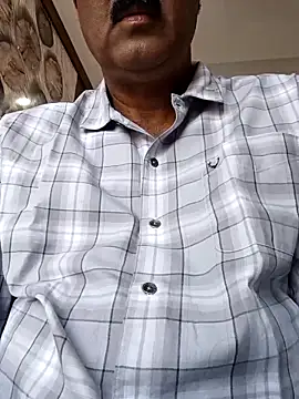 moonflower25 online show from December 17, 5:04 am