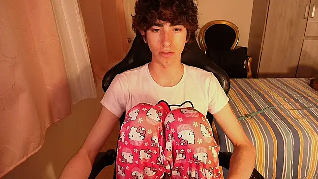 Nude Boy18 online show from November 3, 1:54 am