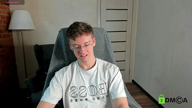 Snapshot of Harm_Dick chatting on October 31, 10:40 am Harm Dick online show from October 31, 10:40 am