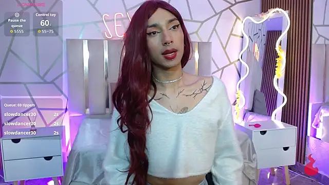 CYRUS TAY online show from December 15, 7:55 pm