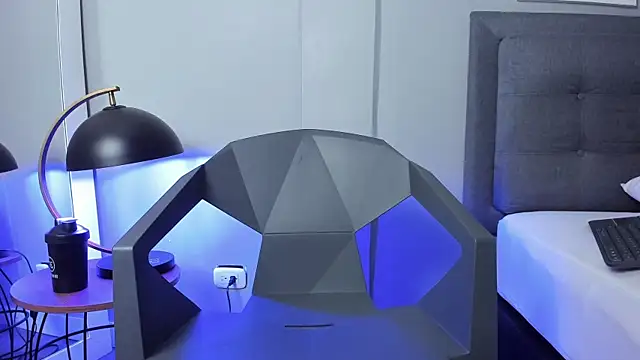 Tylerffoxx online show from February 27, 10:53 pm