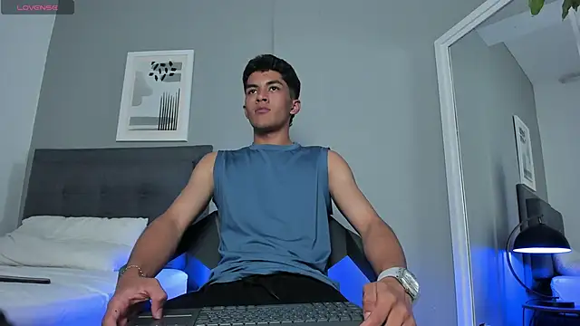 Snapshot of Tylerffoxx chatting on September 19, 9:03 pm Tylerffoxx online show from September 19, 9:03 pm
