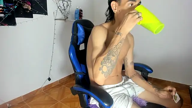 Sexvergon 26 online show from April 6, 8:42 pm