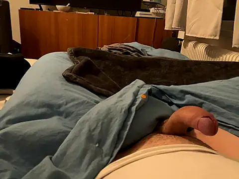 HugeLoadsIncomming online show from December 3, 12:16 am