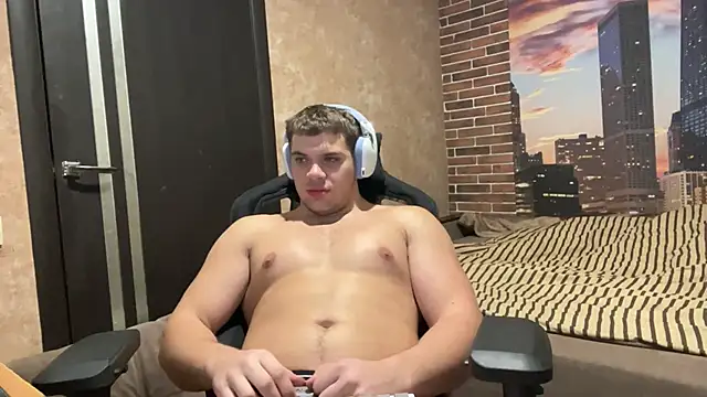 MusclePhantom online show from November 17, 9:29 pm