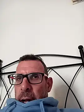 gigolobcn online show from March 22, 3:50 pm