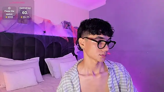 Phillicious   online show from October 25, 9:27 pm