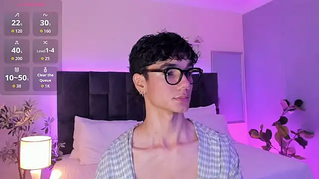 Phillicious   online show from November 22, 10:42 pm