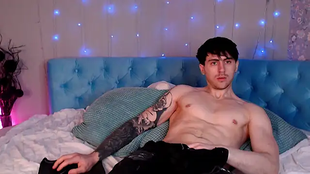 Oscar Miller  online show from March 15, 9:32 pm