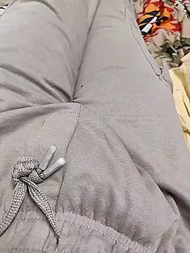 themasklover online show from December 18, 4:58 pm