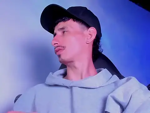 Damartinez27 online show from March 4, 8:43 am