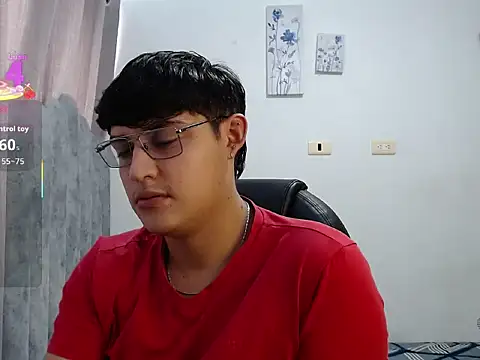 yesitwink  online show from March 18, 6:00 pm