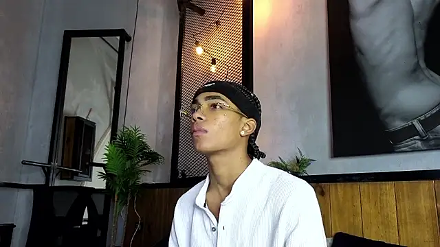 AlanCutee online show from March 8, 3:27 pm