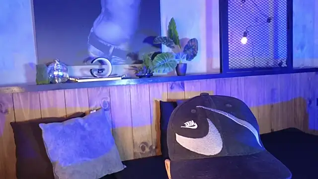 AlanCutee online show from April 15, 11:32 am