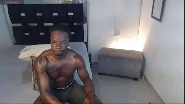 MrByronStallion online show from April 20, 10:07 am