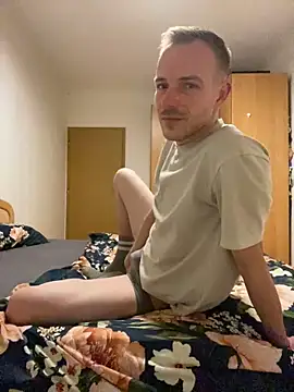 Skinny0150 online show from March 31, 7:48 pm