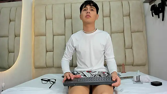 Felipe Cold online show from October 14, 2:29 am