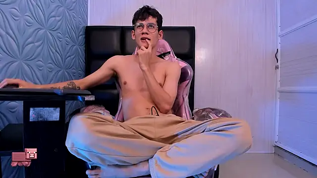 LittleMax23 online show from September 20, 2:06 pm