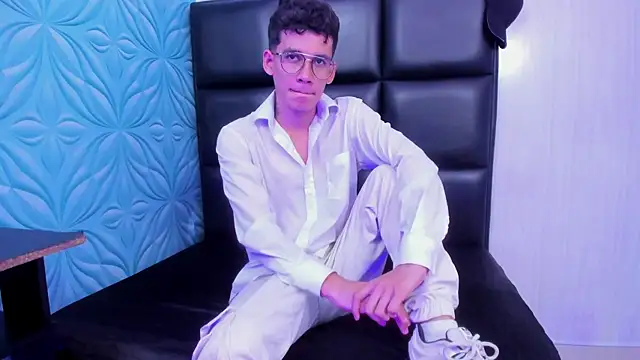 LittleMax23 online show from September 30, 11:58 am