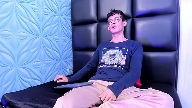 LittleMax23 online show from September 10, 12:15 pm