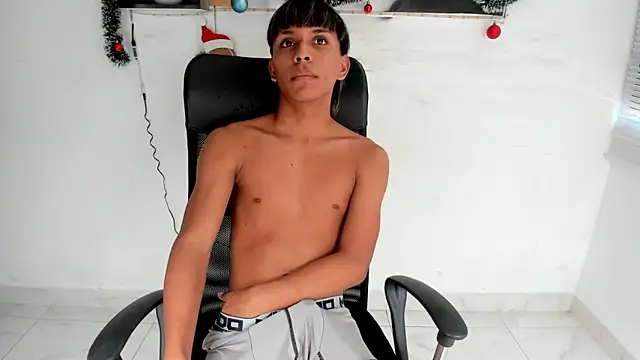 tyler twink boy online show from December 17, 3:30 pm