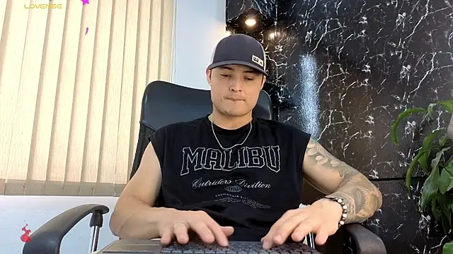 Alexander ferre online show from February 20, 1:46 pm