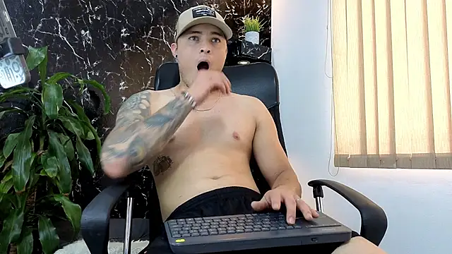 Alexander ferre online show from March 4, 2:13 pm