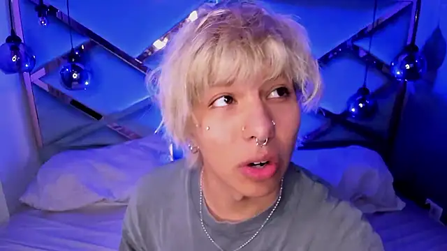 OliIverr22 online show from January 13, 11:36 am