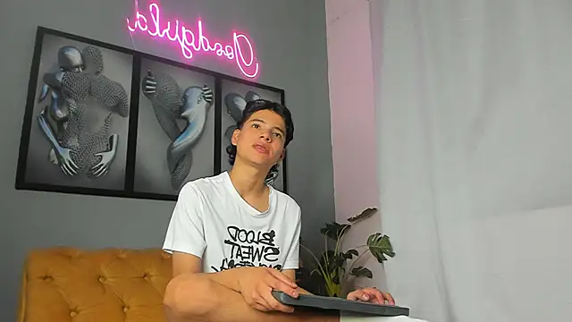 camillo virgil online show from November 11, 11:15 am