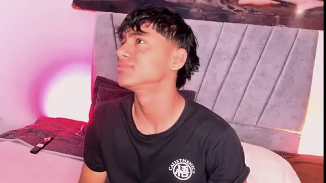 ZYZZ1312 online show from October 25, 5:58 pm