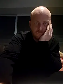 svenni2525 online show from October 27, 3:42 am