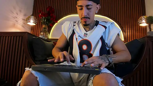 Donovan Desmond online show from January 17, 5:21 am