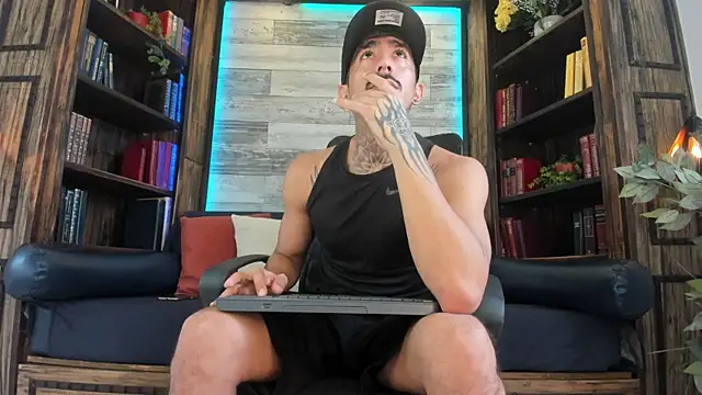 Donovan Desmond online show from November 10, 8:36 pm