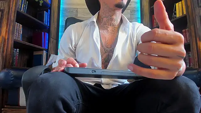 Donovan Desmond online show from October 27, 8:11 pm