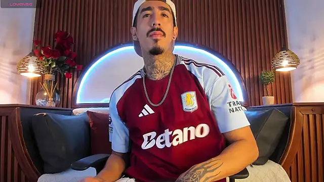 Donovan Desmond online show from January 15, 4:49 am