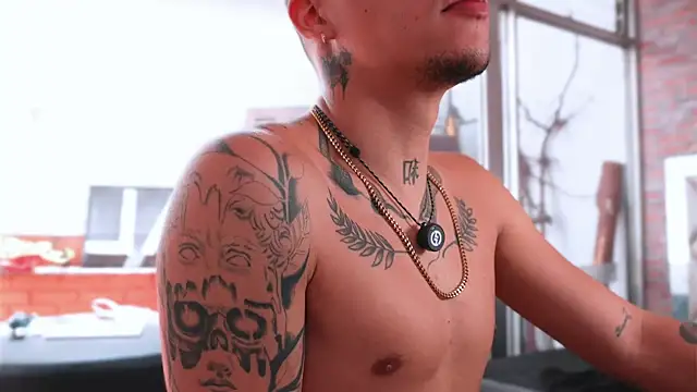 AlphaMasterXxx online show from April 12, 3:57 pm