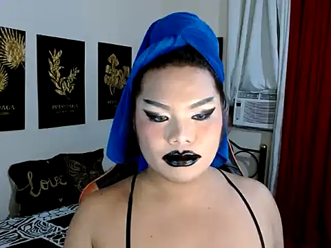 TSbrianaHugeCock online show from December 2, 2:53 pm