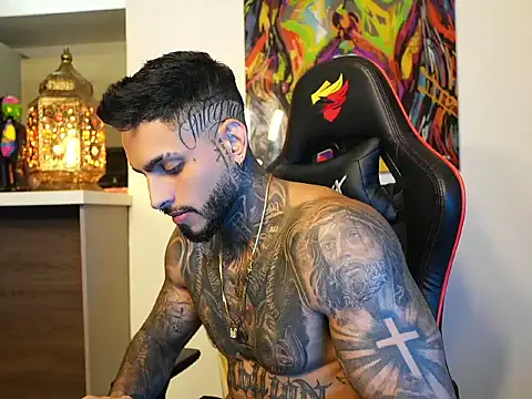 logan hugh8 online show from September 21, 4:01 am