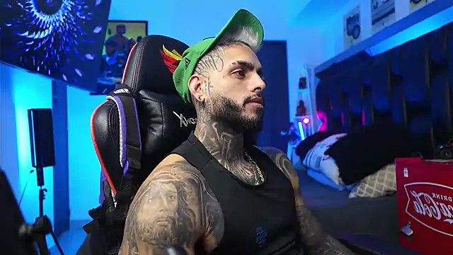 logan hugh8 online show from February 7, 9:49 am