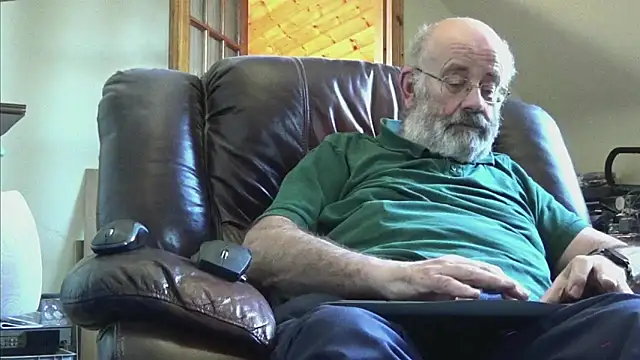 Snapshot of janzer13 chatting on October 19, 1:14 pm janzer13 online show from October 19, 1:14 pm