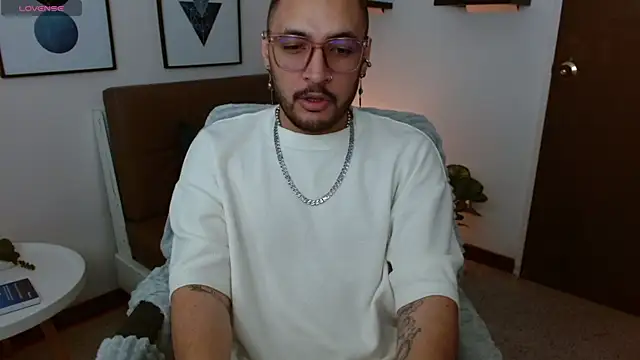   Damian    online show from September 12, 12:43 am